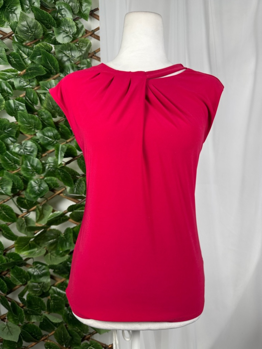 White House Black Market Fuchsia Pleated Neck Cap-Sleeve Camisole